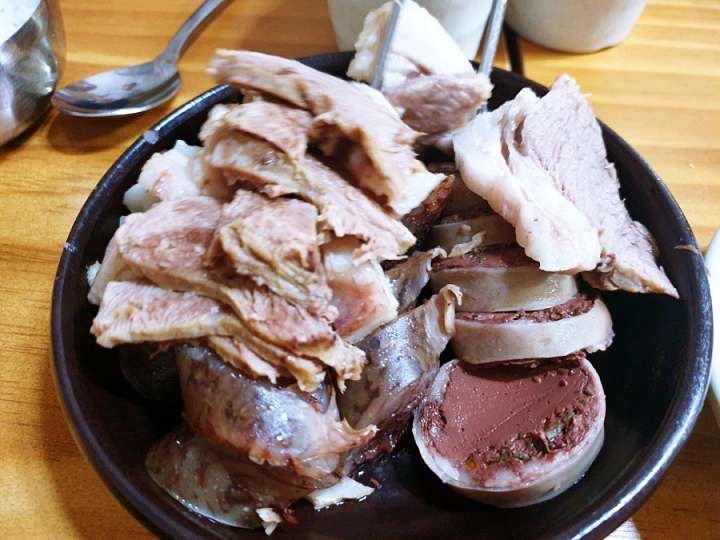생생정보 돼지 순대 피순대 섞어 내장 국밥 맛집
