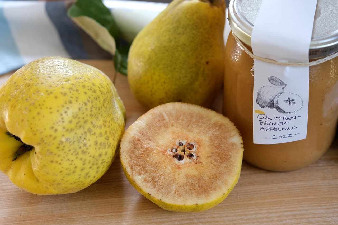 겨울 감기 예방엔 이거! 향긋한 모과차 만들기 레시피