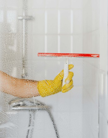 욕실 물기 닦기