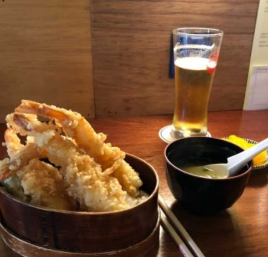 텐동과 생맥주 정말 시원한맛과 바삭함의 극치다