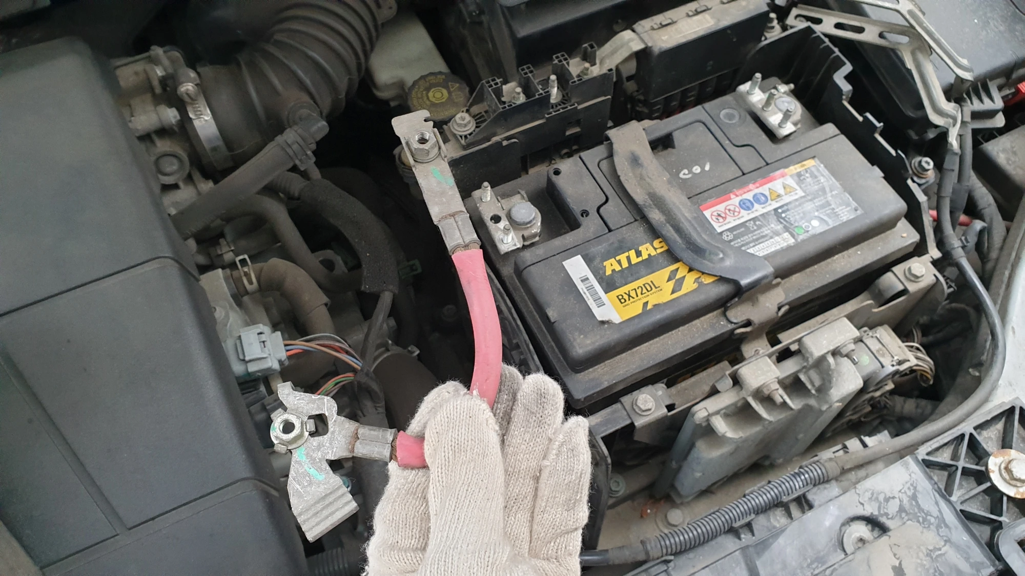 배터리 플러스 단자 분리