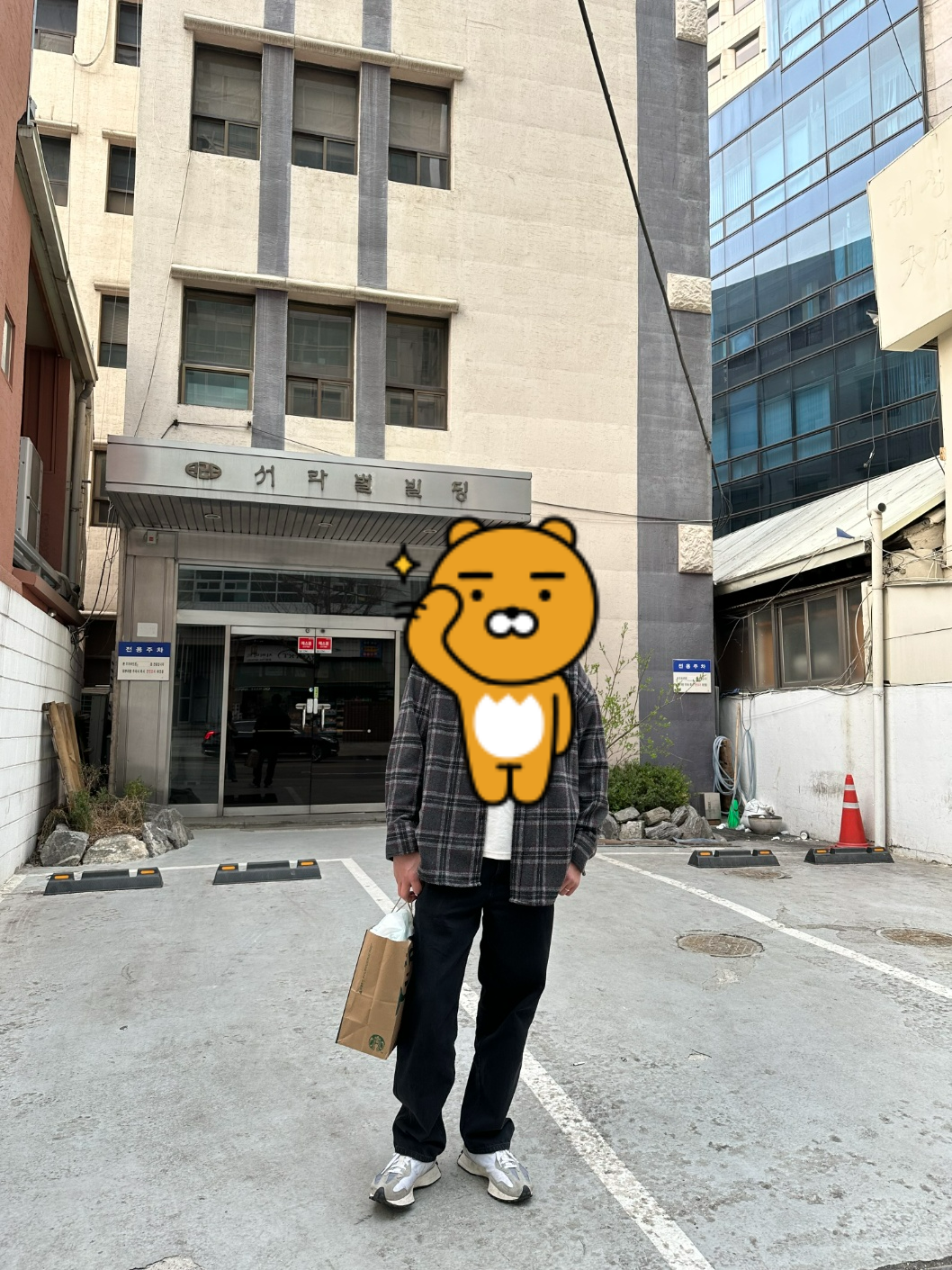 효도치킨-주차장-2자리
