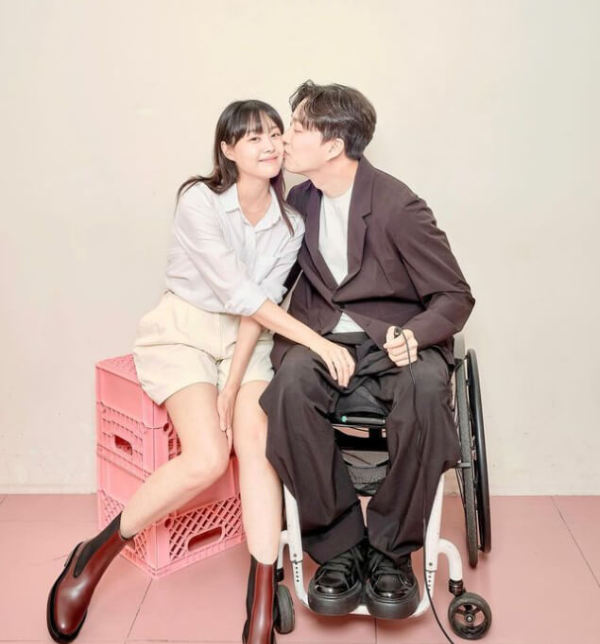 송지은-박위