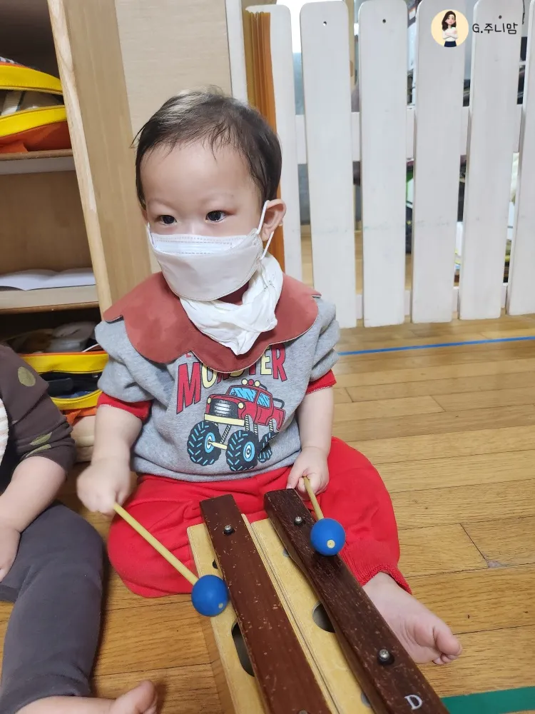 어린이집-적응기간-악기다루기