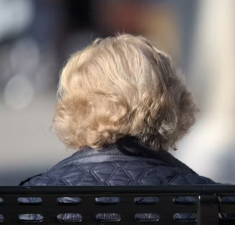 귀에서 삐소리가 나는 이유 이명 원인 대처법