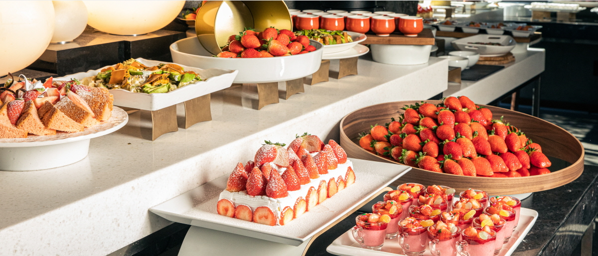 반야트리-호텔-딸기뷔페-딸기-케이크-디저트