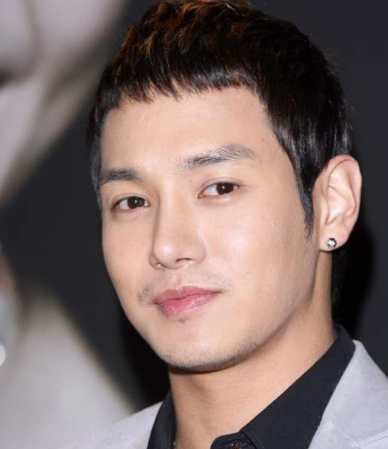 환희 성형 의혹