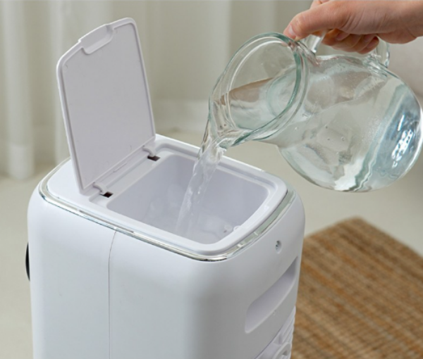 물통이 분리되어 세척이 쉬운 냉풍기 구조