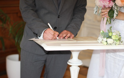 혼인신고 세액공제 대상 확대 및 유효기간 연장 (2026년 말까지)