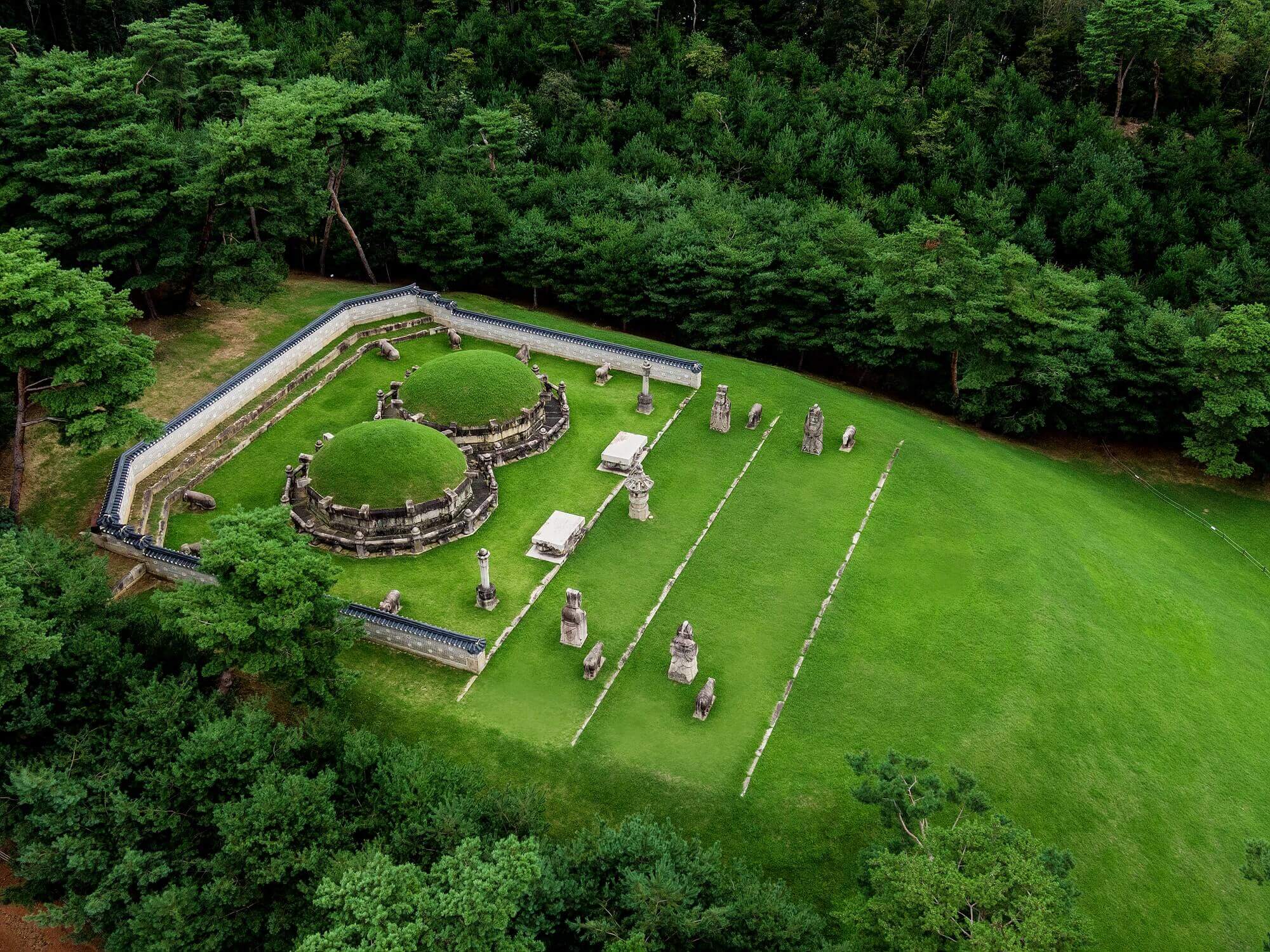 외척 정치의 그늘 속 군주, 조선 13대 왕 명종의 생애와 업적