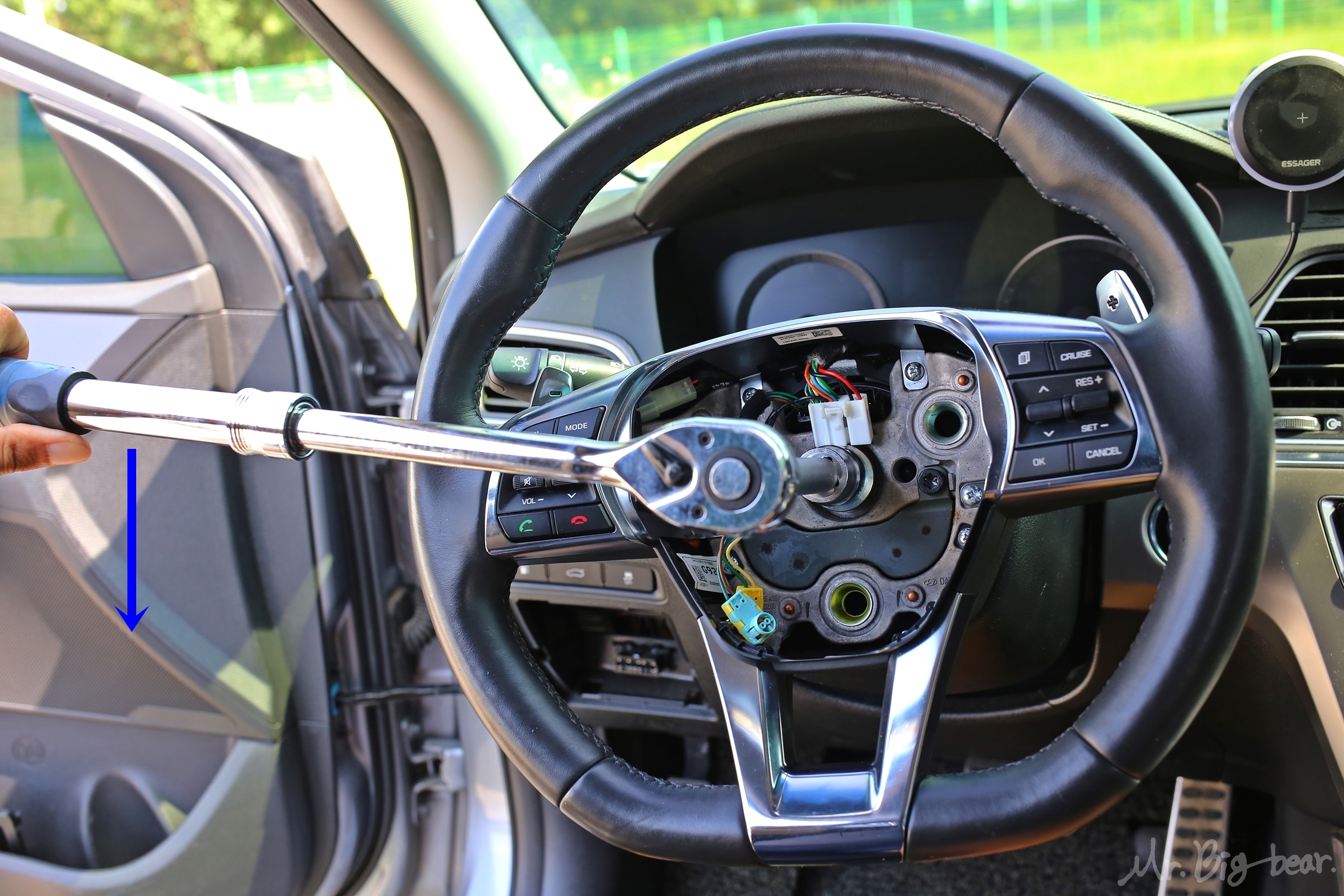 LF 쏘나타 스티어링휠 고정 볼트 탈거