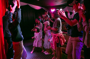 괌 여행 추천 비바 매직 공연장