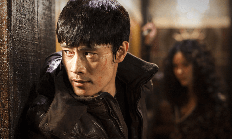 이병헌의 냉정한 눈빛