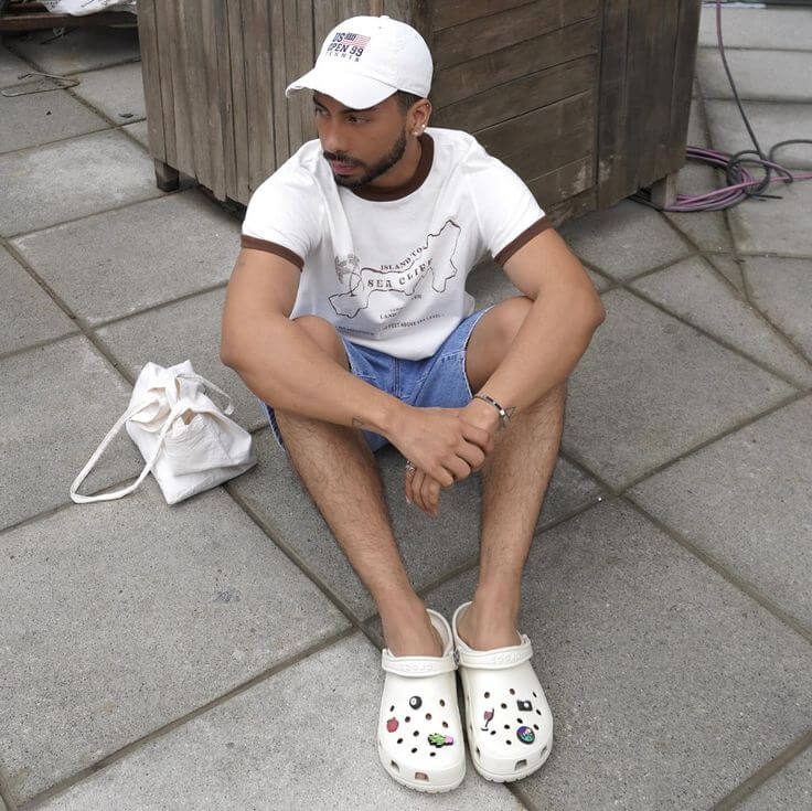 20대 남자 크록스