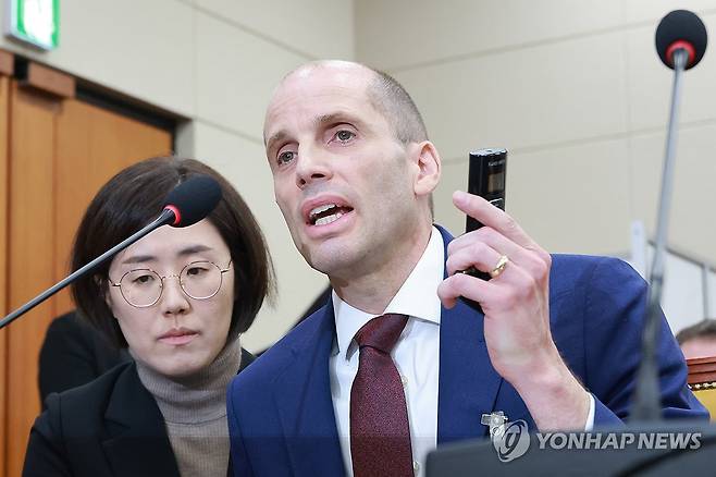 쿠팡 청문회에서 로저스의 태도 5만원 보상안 실현될까