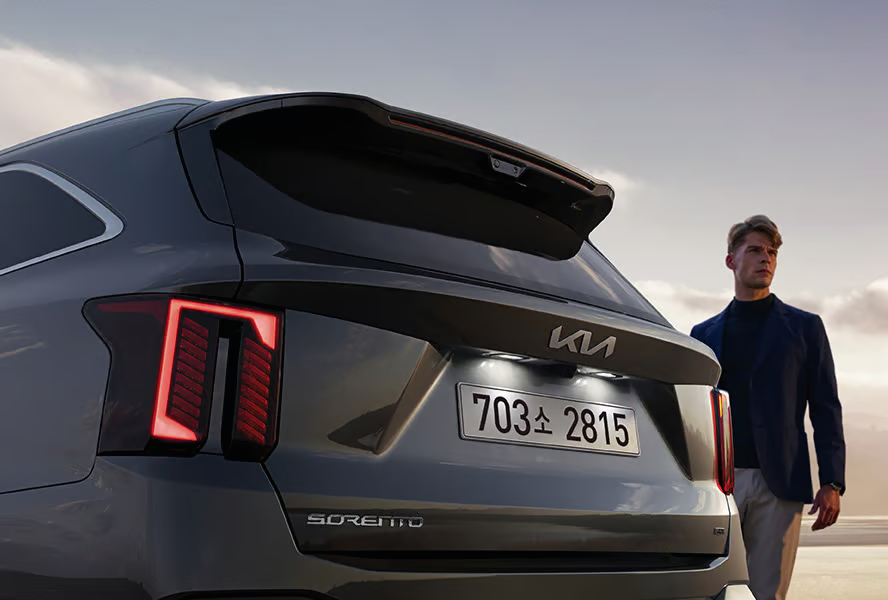 기아 쏘렌토 후면 디자인