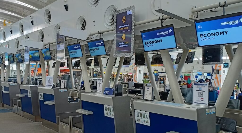 공항 카운터