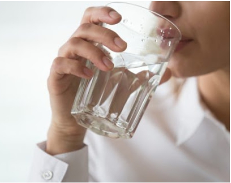 소변색깔이 노란색 원인