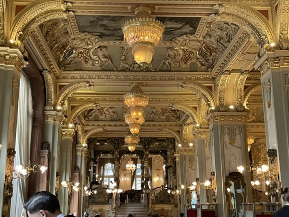New York Cafe Interior
뉴욕카페 내부