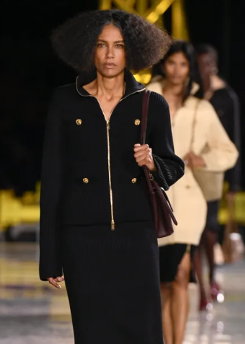 블랙 화이트 샤넬 중고 2001 크롭 재킷 사러 가기