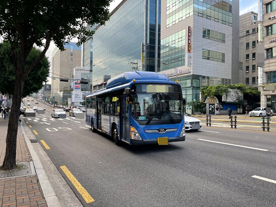 도시-도로-차량