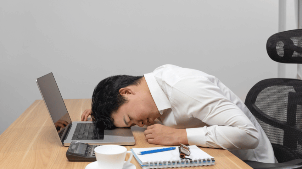 일상생활 도중 갑자기 잠이 드는 병 .기면증.