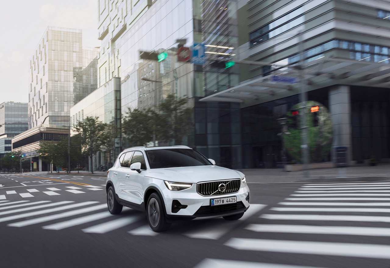 2024 볼보 XC40 포토