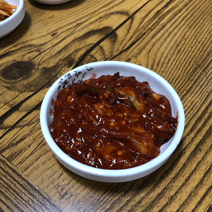 접시안에-있는-어리굴젓-사진