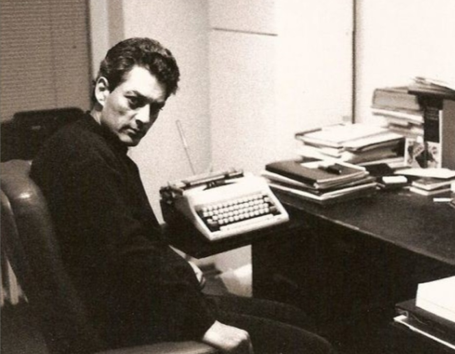 폴 오스터 작가와 그의 타이프라이터