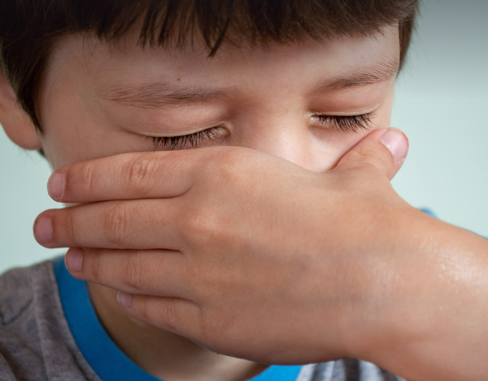 염증으로 눈이아픔