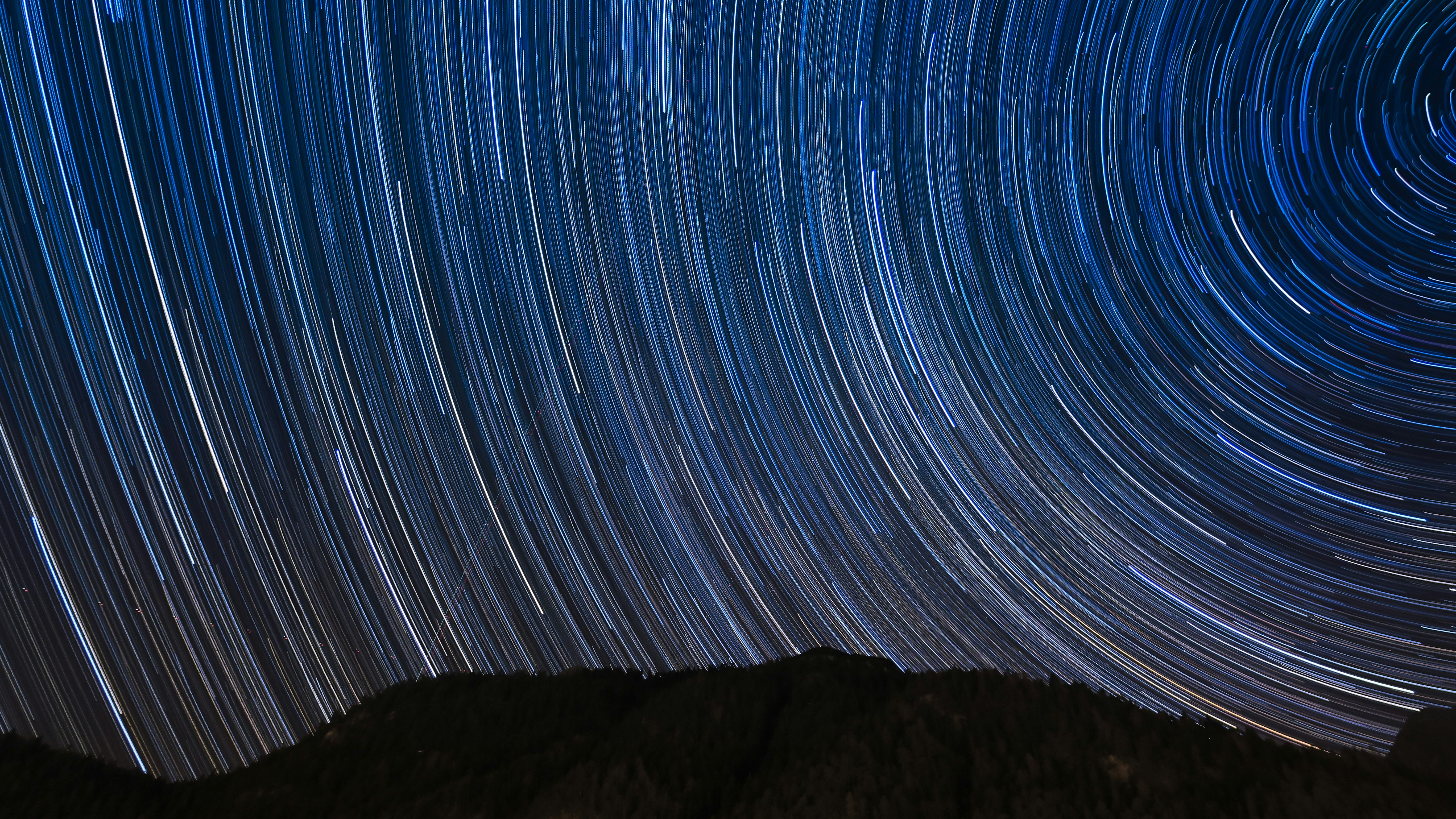 1967년 첫 펄사 발견: 전파 신호에서 온 우주의 비밀