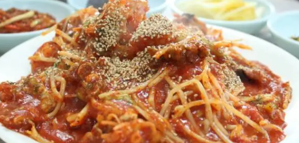 감자탕 파스타: 한식과 이탈리안의 이색적인 만남