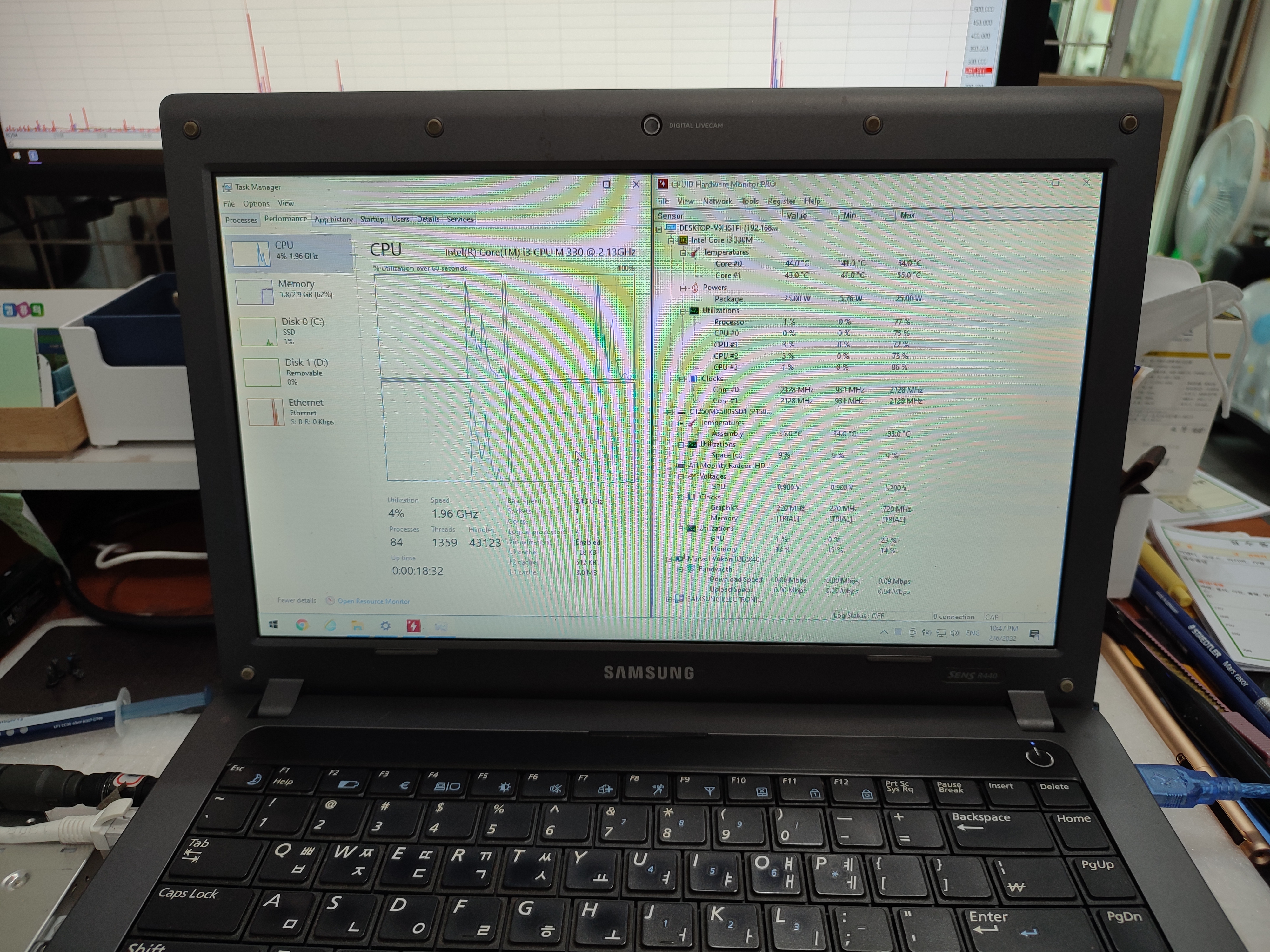 서멀 재도포 후의 온도를 측정하고 있습니다.