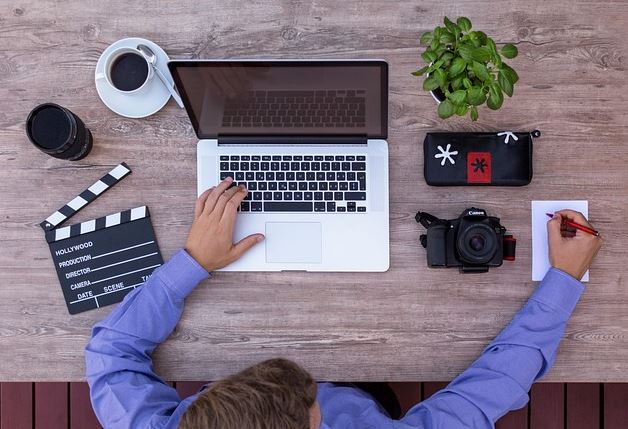 영화-산업-시나리오-작가