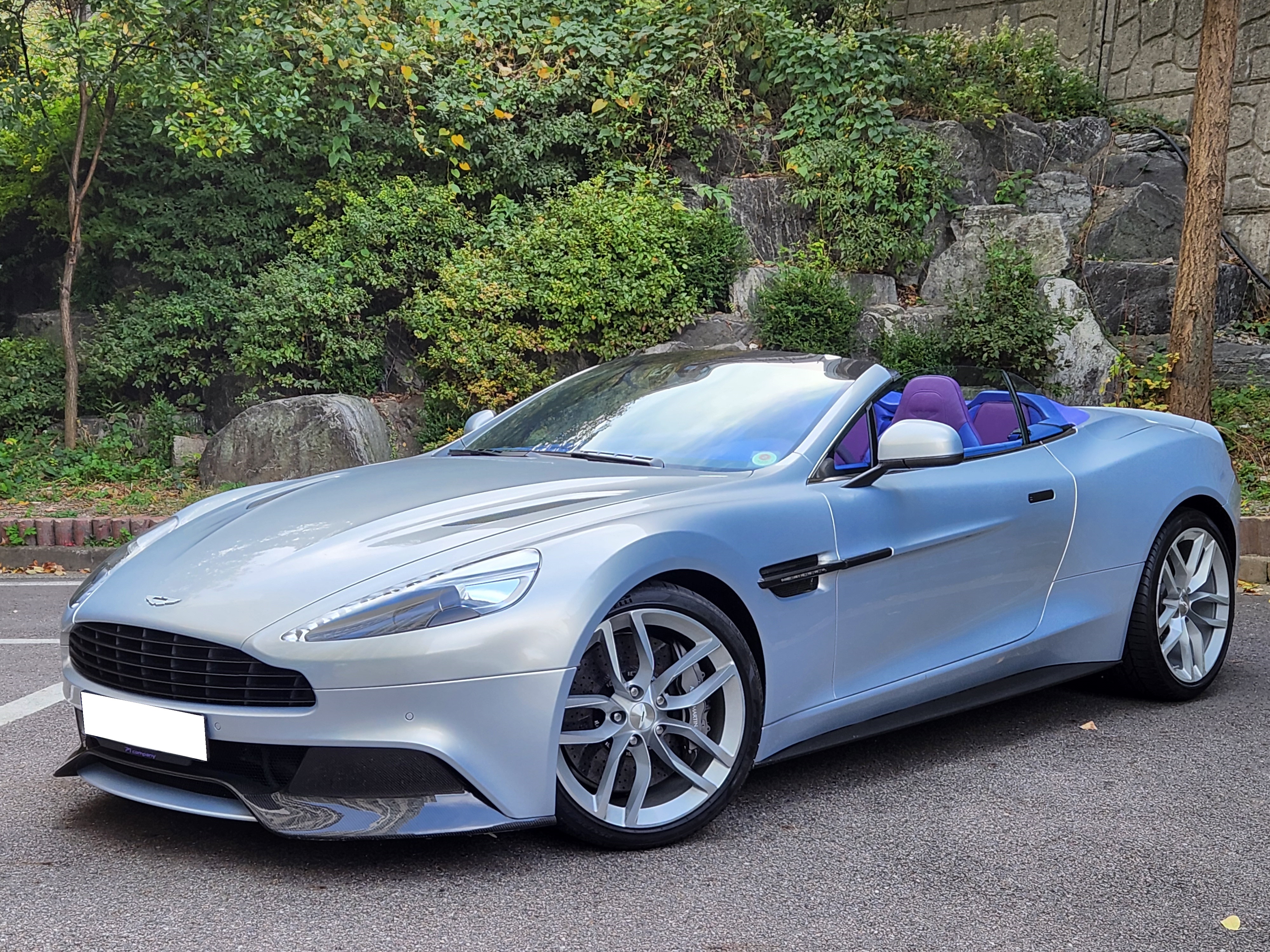 애스턴마틴 뱅퀴시 볼란테 관련 사진