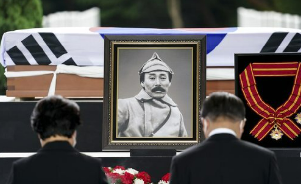 홍범도 장군 흉상 철거