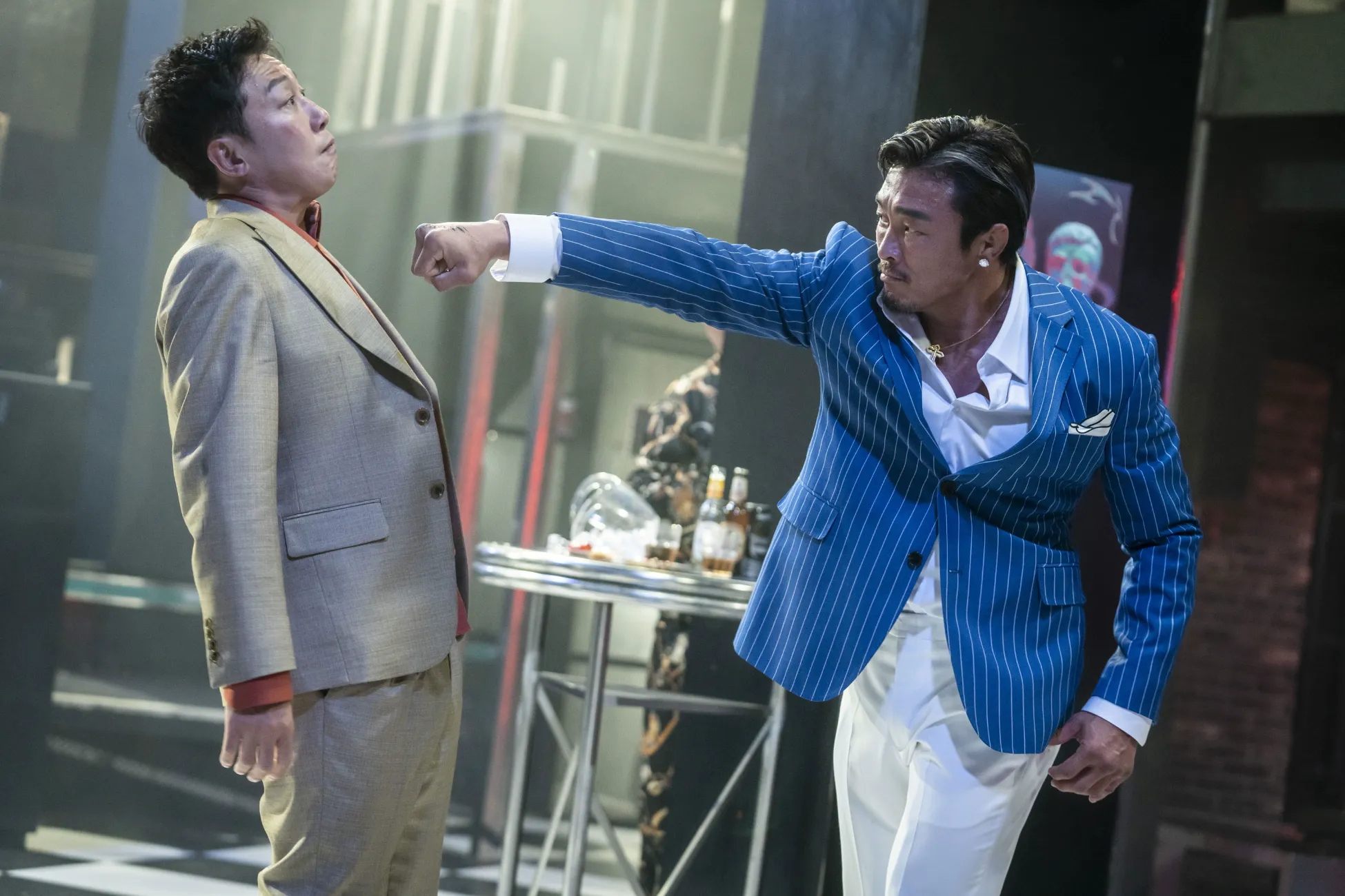 싸움 중인 장석재와 얏빠리