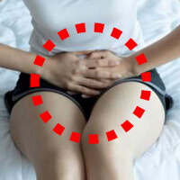 자궁경부암으로-인해-배-통증이-있는-여성-사진