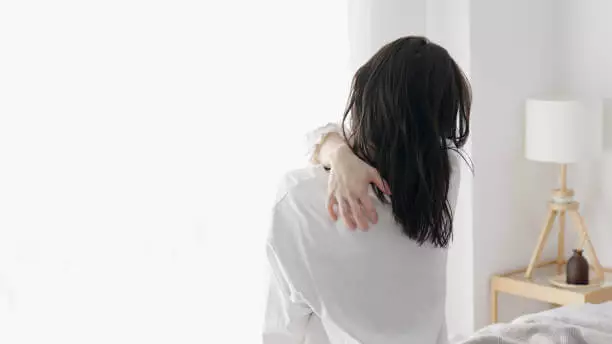 등에 담이결릴때 푸는방법