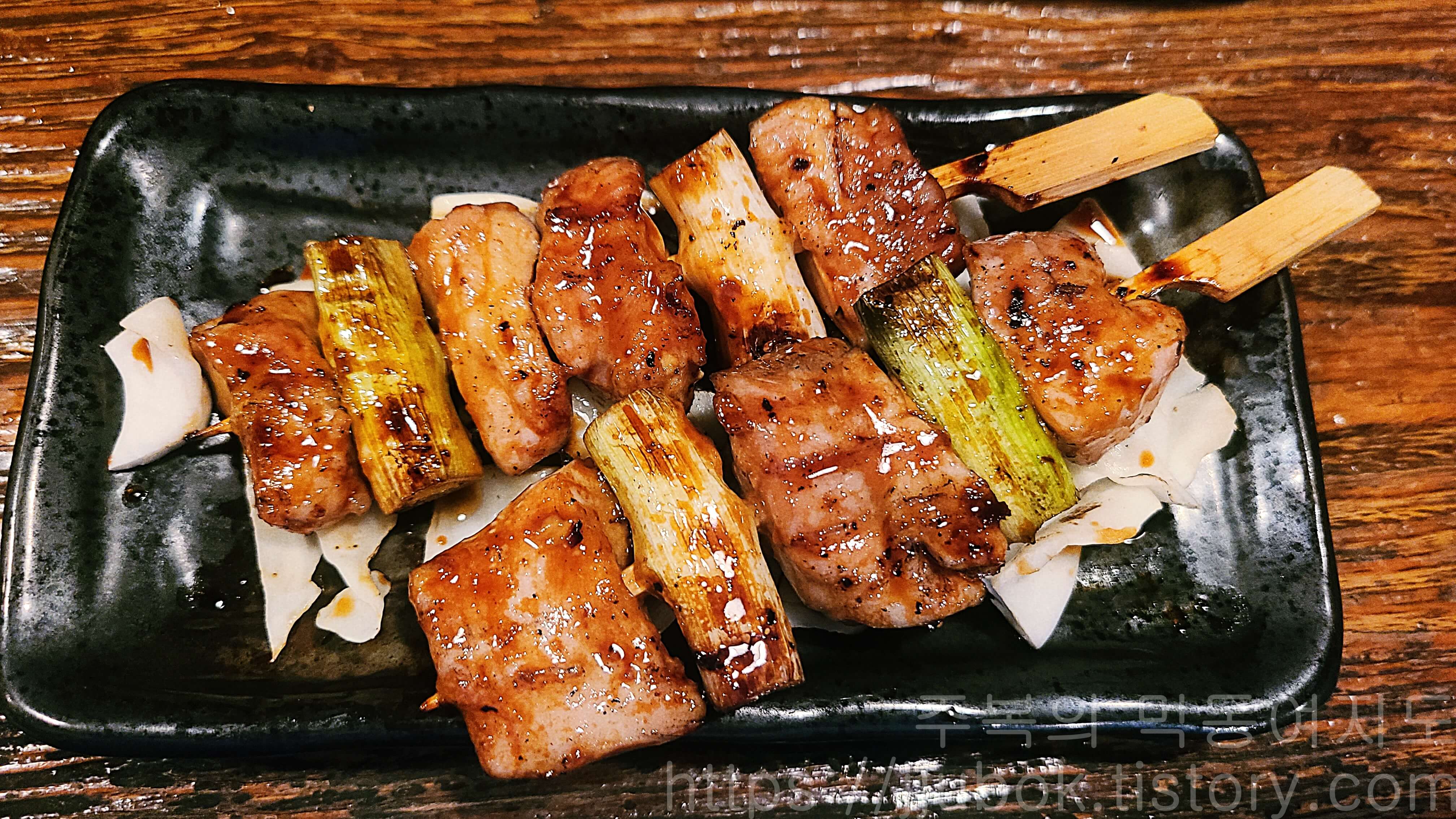 이자카야-토리카와-닭대파구이