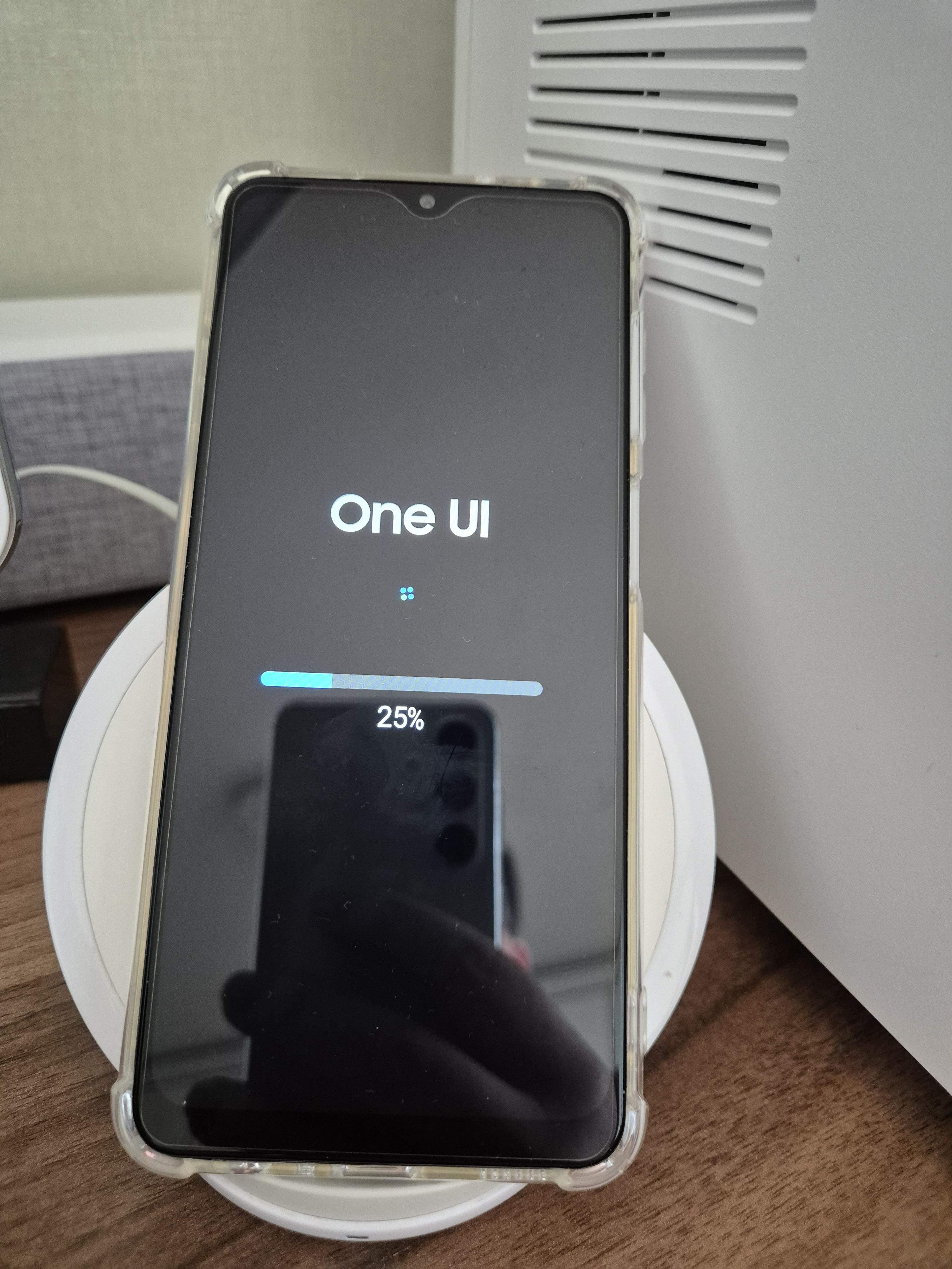 안드로이드 14, ONE U.I. 6.0 업그레이드 중인 갤럭시 와이드6