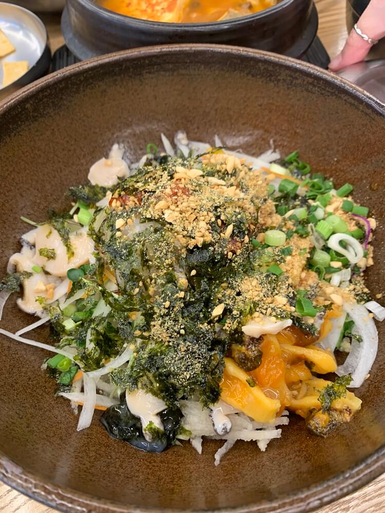 소스 붓지 않은 단지 물회