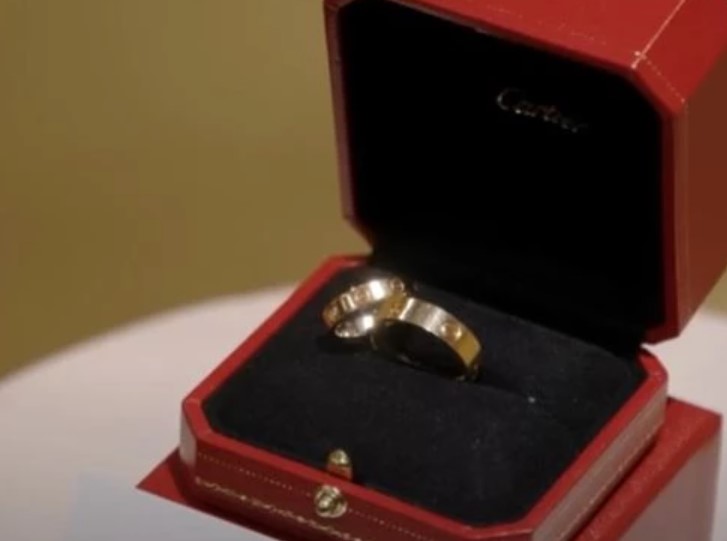 까르띠에러브링