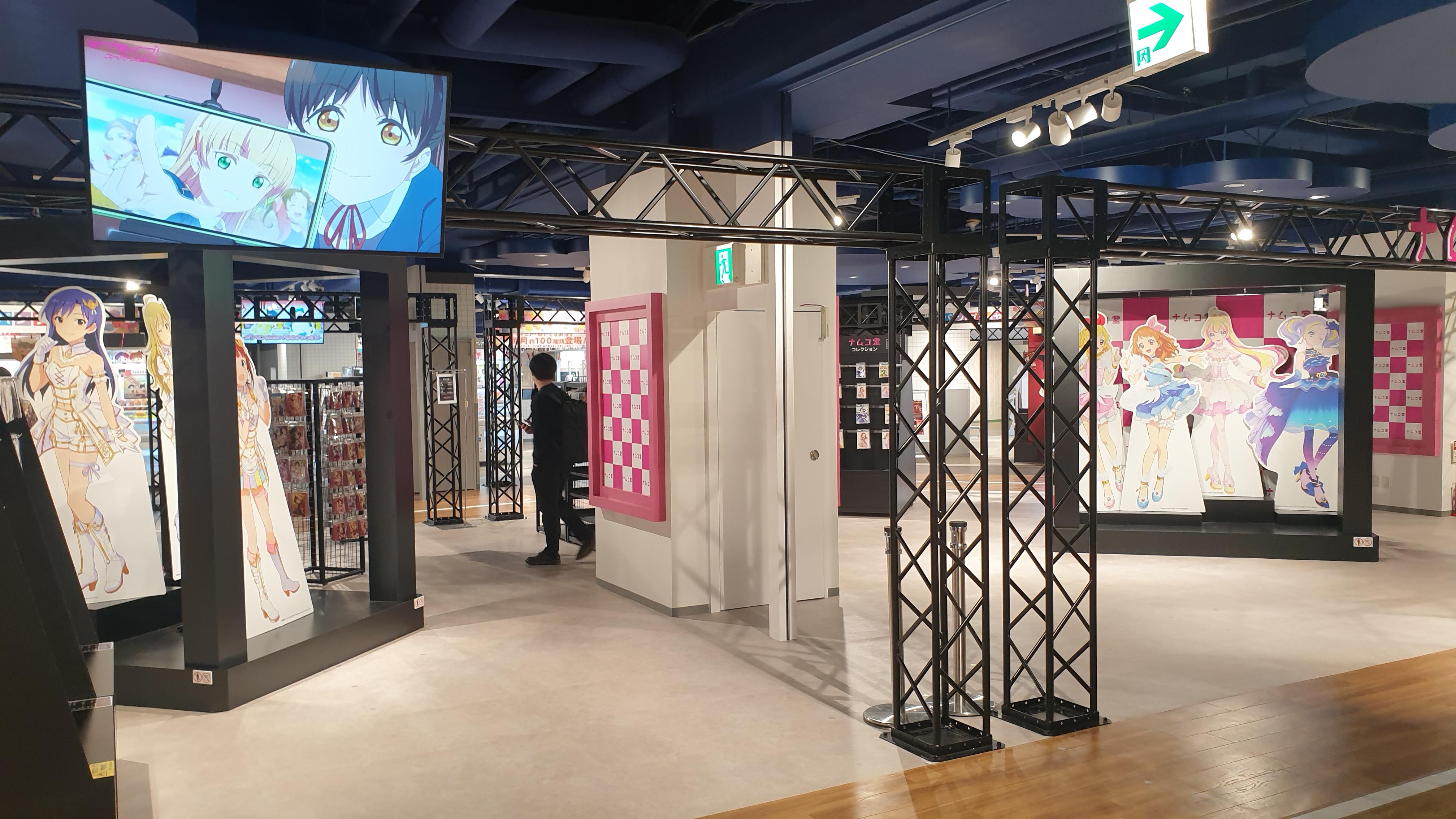 캐널시티 하카타 내 반다이몰 오타쿠스러운 일본 미인 캐릭터 등장