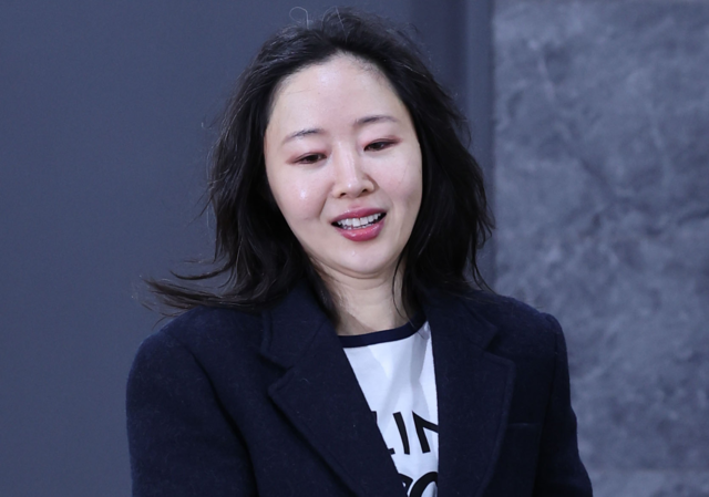 기자회견에 참석한 민희진