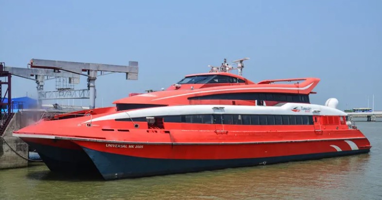 외항의 터보젯.