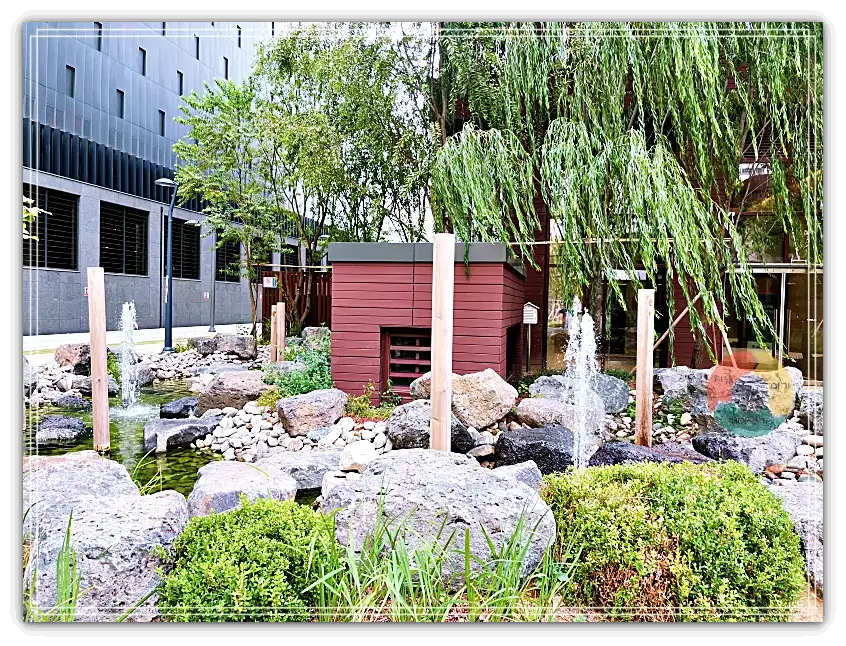 퍼블릭가산_산책로2-미니분수