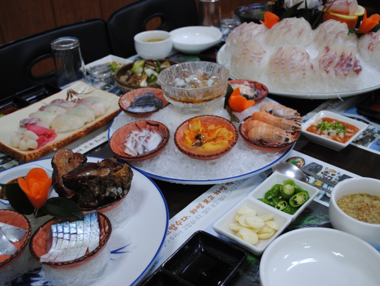 서귀포 중문에서 맛보는 부채새우, 새우, 활어회 제주 특집 1탄! 최강 새우 대결 편 맛집 추천 생방송투데이 리얼맛집 오늘방송 수요맛전