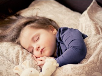 아동 수면 부족이 학습 능력&middot;정서 발달에 주는 치명적 위험