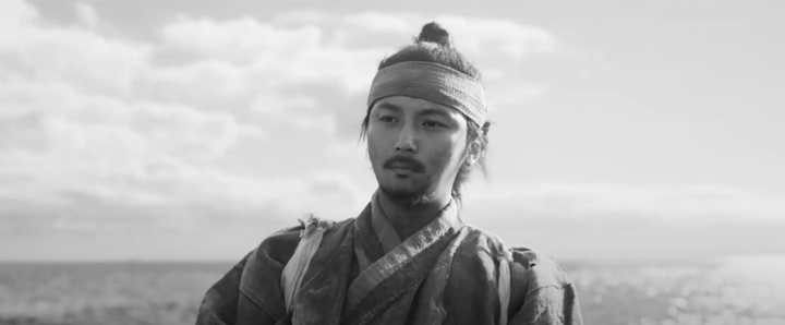 배위에앉아있는변요한